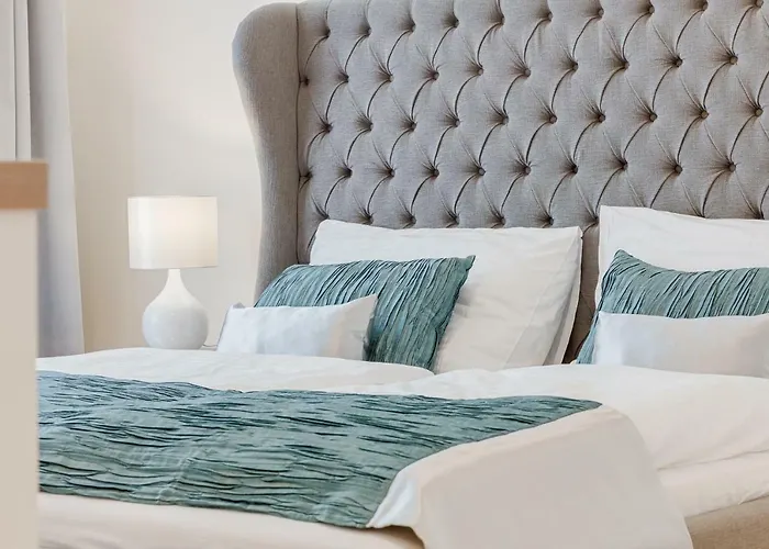 Apartment Gold Art *